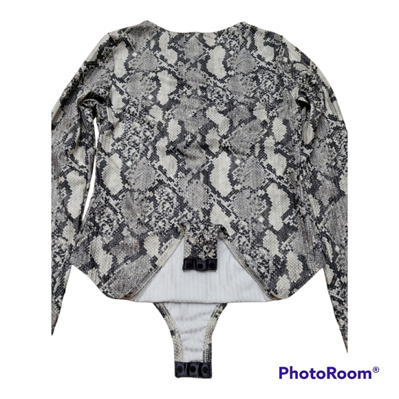 H&M Snake skinned pattern Body Suit - Picture 4 of 5